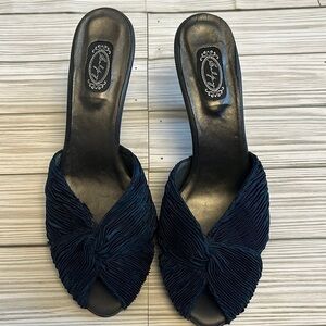 Salpy peep toe kitten heels